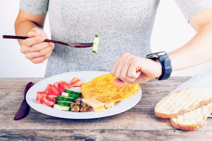 How Meal Timing Affects Your Energy and Focus