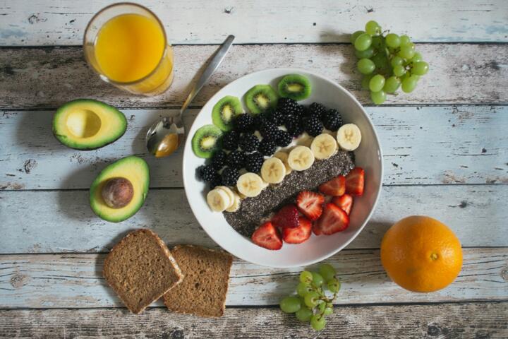How to Eat Healthy Without Counting Every Calorie