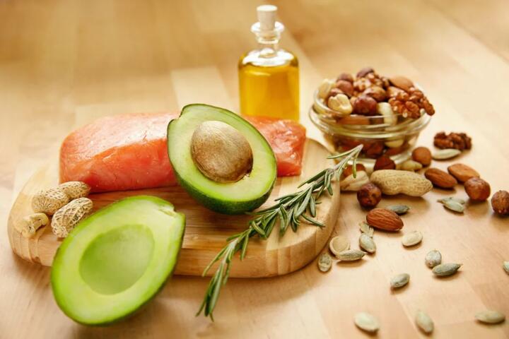 How Healthy Fats Differ From Unhealthy Ones